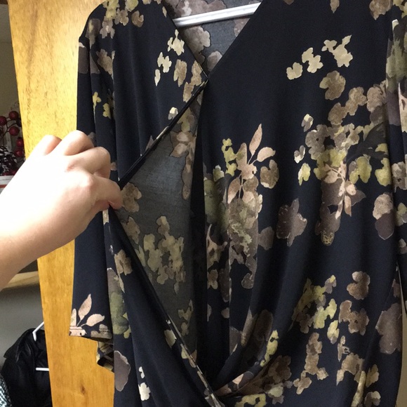 Lauren Helena Blouse • 1X 🌸💕 - Picture 3 of 6